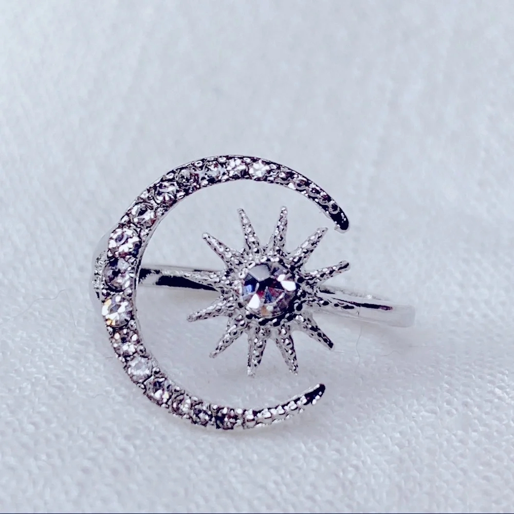 ❣️$25/3❣️ Rhinestones Moon N Star Ring - Picture 5 of 10